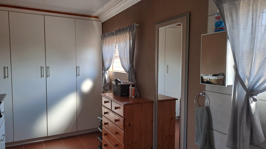 8 Bedroom Property for Sale in Potchefstroom Rural North West